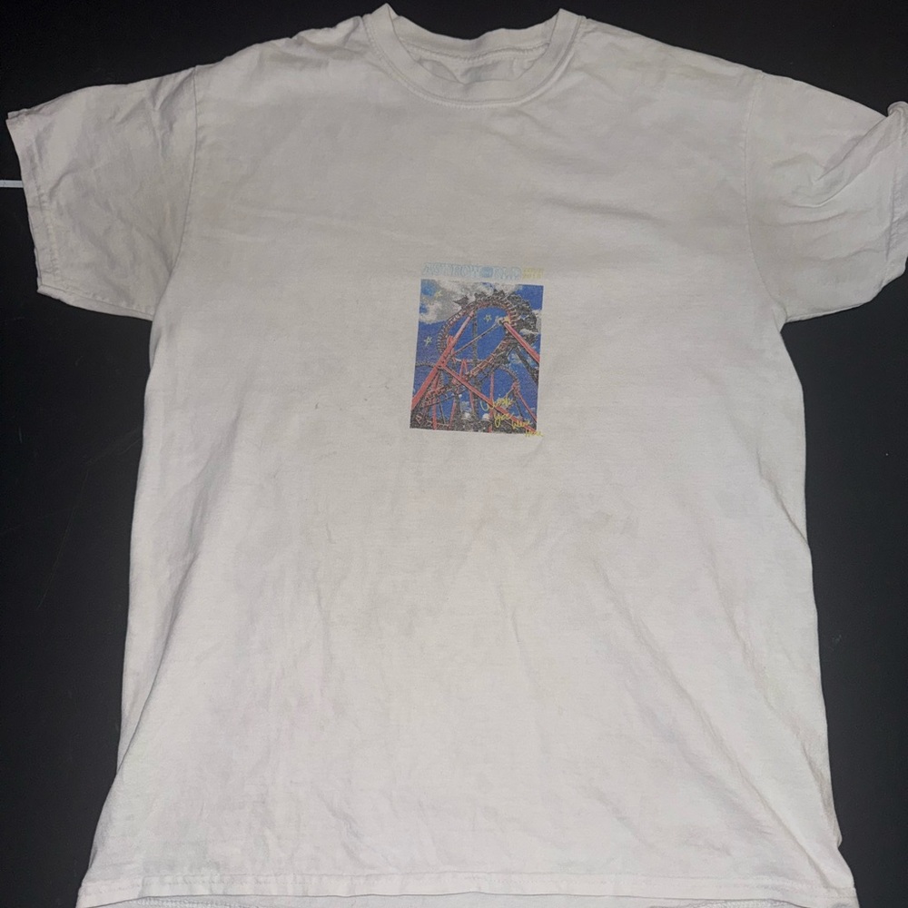White Short Sleeve Tee with Artistic Graphic